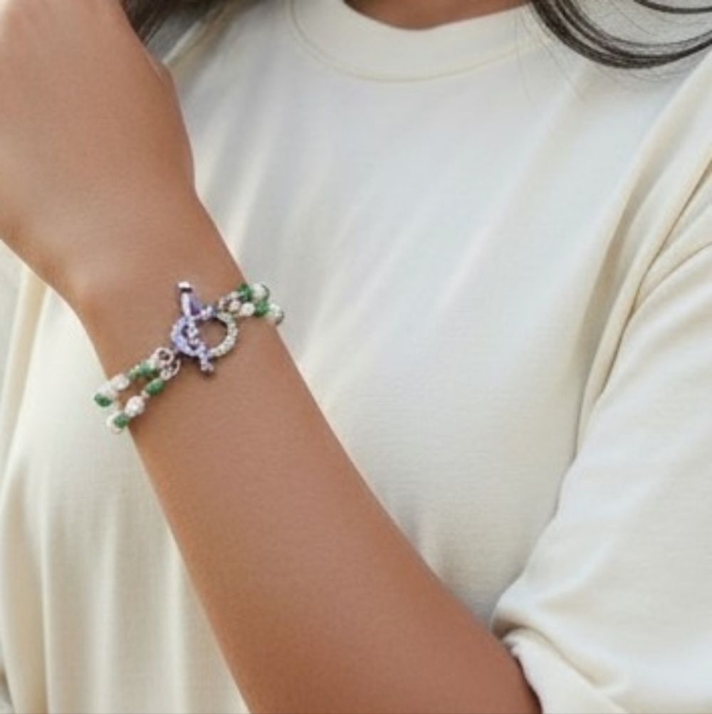 NWT Elegant Green and Silver Childs Bracelet